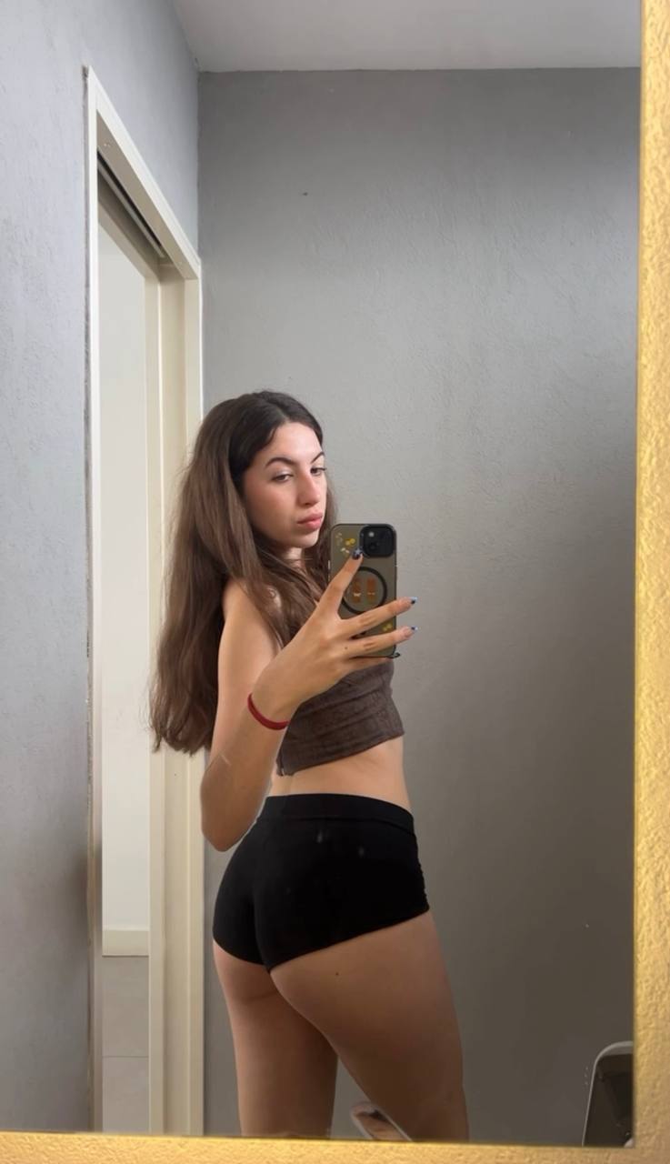 Amber in her underwear in Cebu