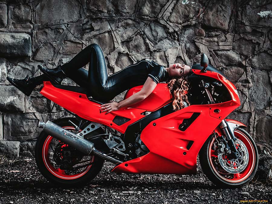 Beautiful girl Beautiful girls and motorcycles in Cebu