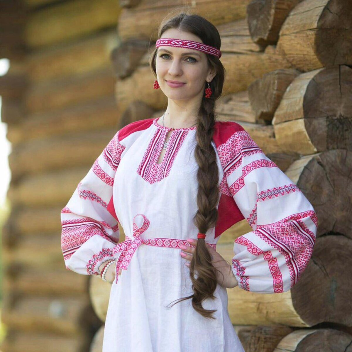 Girls in Slavic costumes in Cebu
