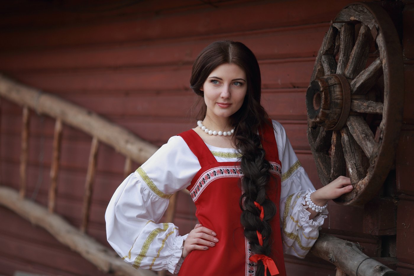Girls in Slavic costumes in Cebu